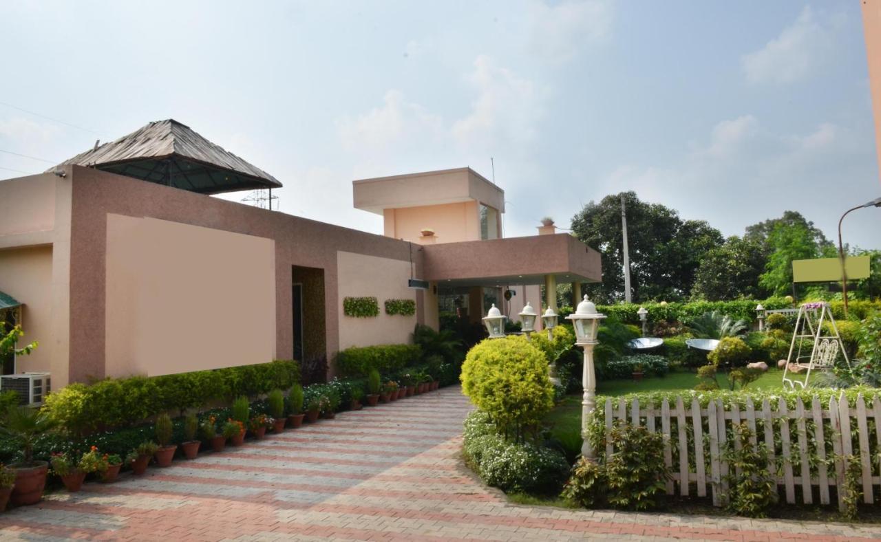 The Baghban Hotel & Resort, Baddi المظهر الخارجي الصورة